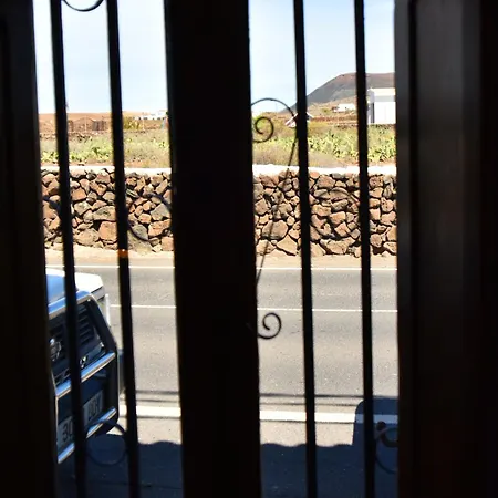 Casa Madonna Authentic Canarian La Oliva